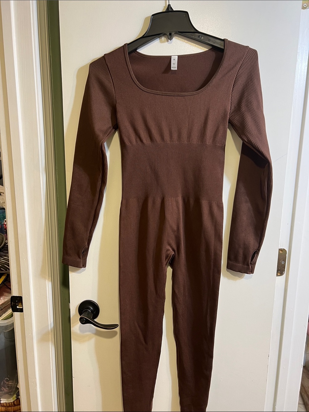 Tight-fitting stretch jumpsuit. Size M. Brown.